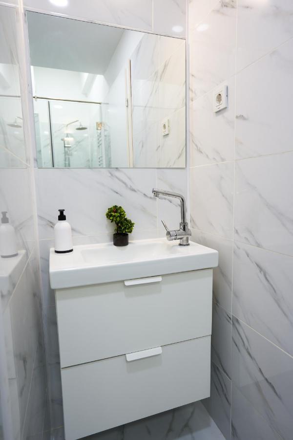 Apartment Minimalist Design In Magheru Bucharest